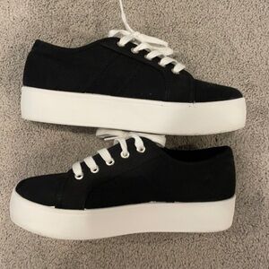 Forever 21 black and white canvas platform shoes. Size 8 in women’s